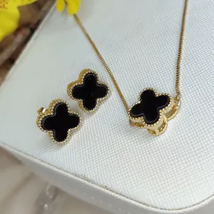 Conjunto Trevo  Preto Cravejado Banhado a Ouro