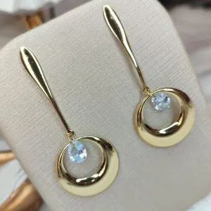 Brinco Meia Lua Liso Com Zirconia Banhada a Ouro