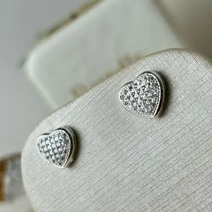 Brinco De Coração Cravejado Banhado a Prata