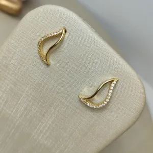 Brinco hosana Cravejado Banhado a Ouro
