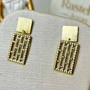 Brinco Quadrado com Tiras e Chapinha Banhado a Ouro