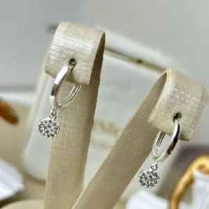 Argola bolinha Cravejada Banhado a Prata