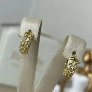 Argola Cravejada Banhado a Ouro