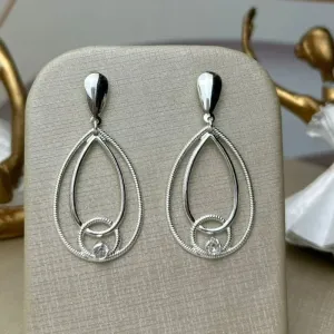 Brinco Gota Dupla com Elos e  Zirconia Banhado a Prata
