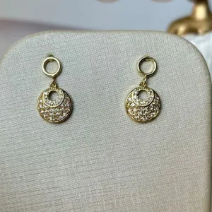 Brinco Redondo Cravejado Vazado Banhado a Ouro