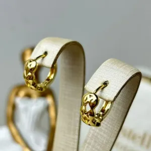 Argola com Triângulos Vazada Banhada a Ouro