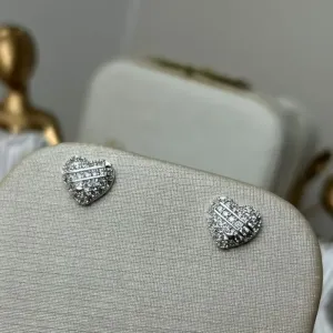 Brinco Coração  Cravejado Banhado a Prata