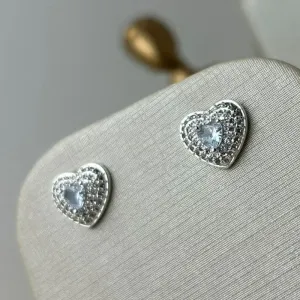 Brinco De Coração Cravejado Em Zircônia