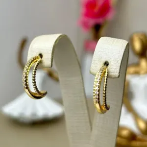 Brinco Meia Argola com Aro Triplo Cravejado Banhado a Ouro