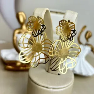 Brinco Flor Grande Banhado a Ouro