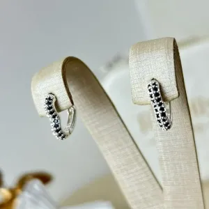 Argola De Coração preto Zirconia Banhado a Prata