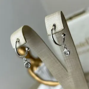 Brinco Circular Com Pedra De  Zircônia