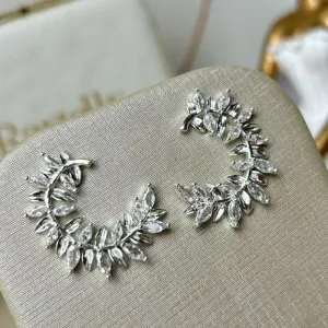 Brinco Ear Cuff Cravejado