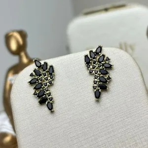 Brinco Ear Cuff Em Zircônia Preta Cravejado