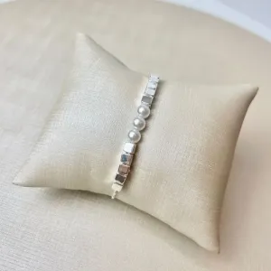 Pulseira Pérolas e Cubos Banhada a Prata