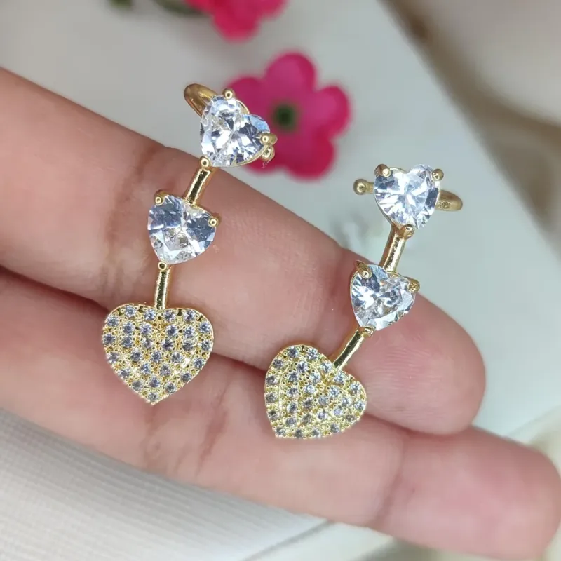 Brinco Ear Cuff de Coração Com Zirconia Banhado a Ouro