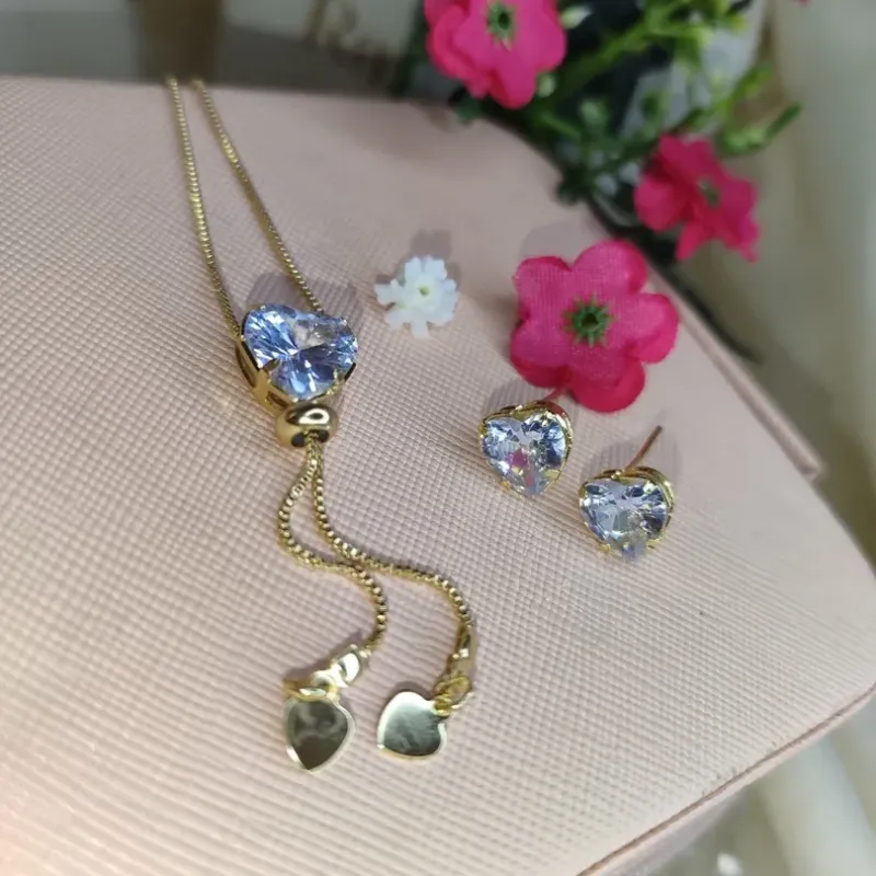 Conjunto Gravata de Coração Cristal Banhado a Ouro
