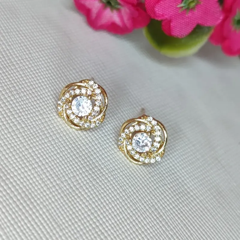 Brinco De Rosa Em Zircônia Banhado a Ouro