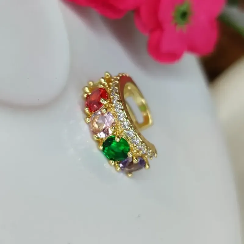 Piercing Fake Color Cravejado Banhado a Ouro