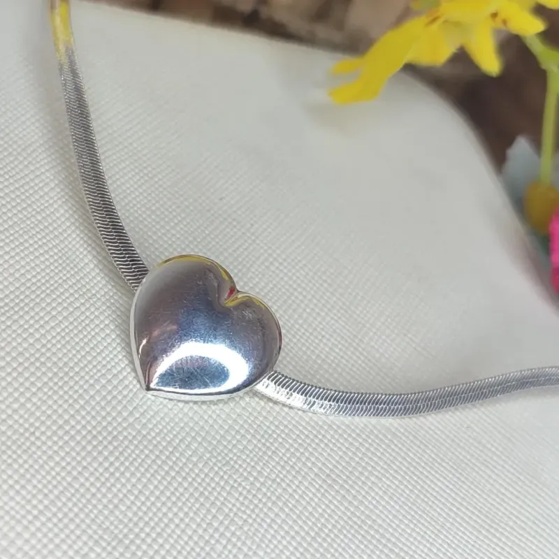 Chocker Fita com Coração Banhado a Prata