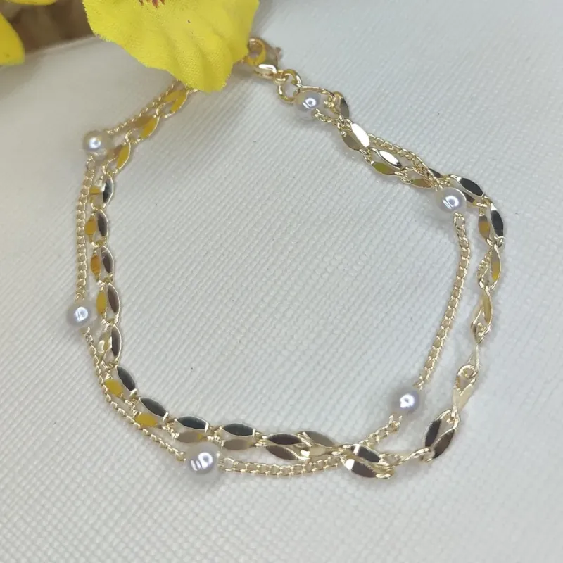Pulseira Dupla com Chapinhas e Bolinhas de Pérolas