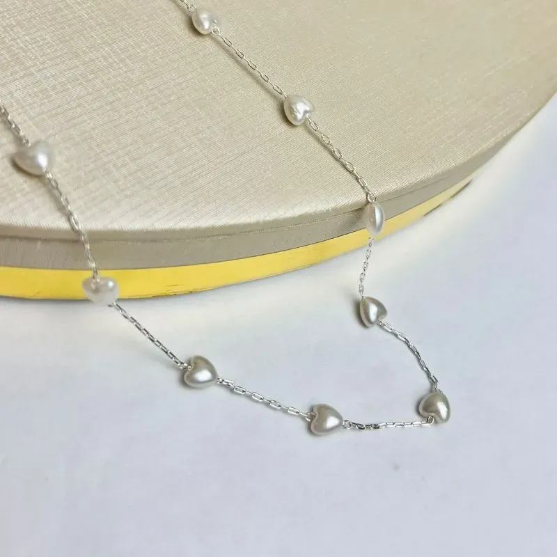 Choker Pérolas Corações Banhada a Prata