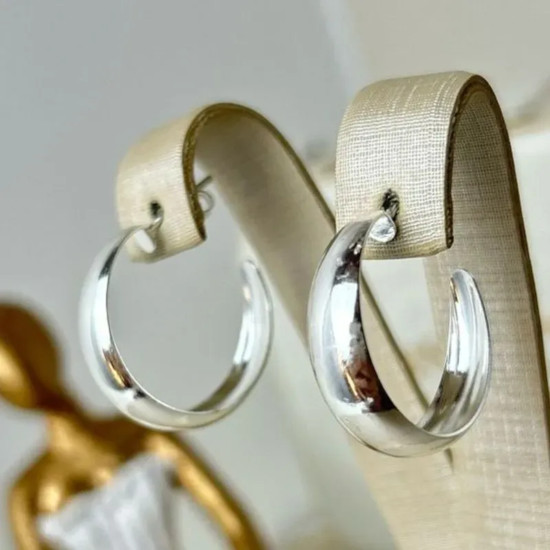 Brinco Grande Liso Elayne Banhado a Ouro