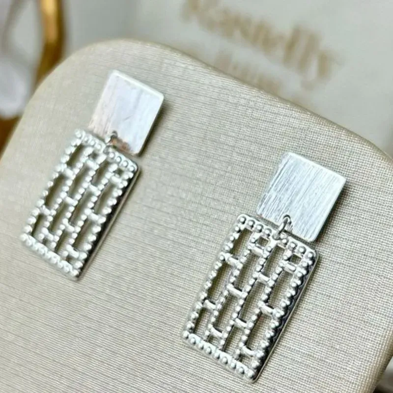 Brinco Quadrado com Tiras e Chapinha Banhado a Prata