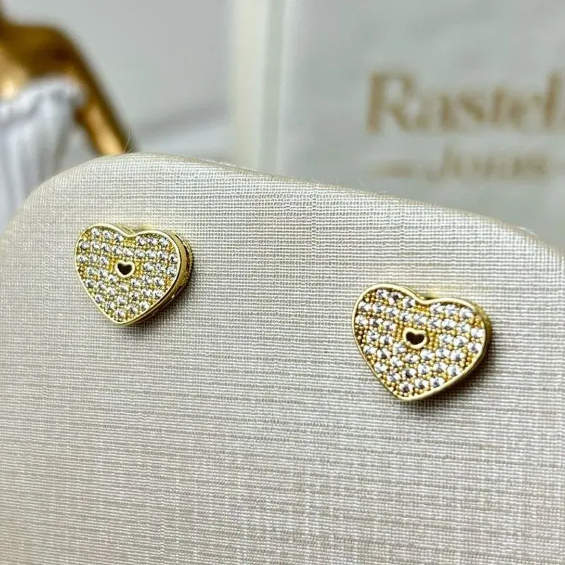 Brinco Coração Cravejado Banhado a Ouro