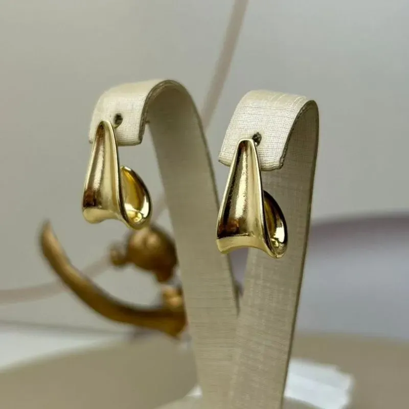 Brinco Gota Amassada Banhado a Ouro