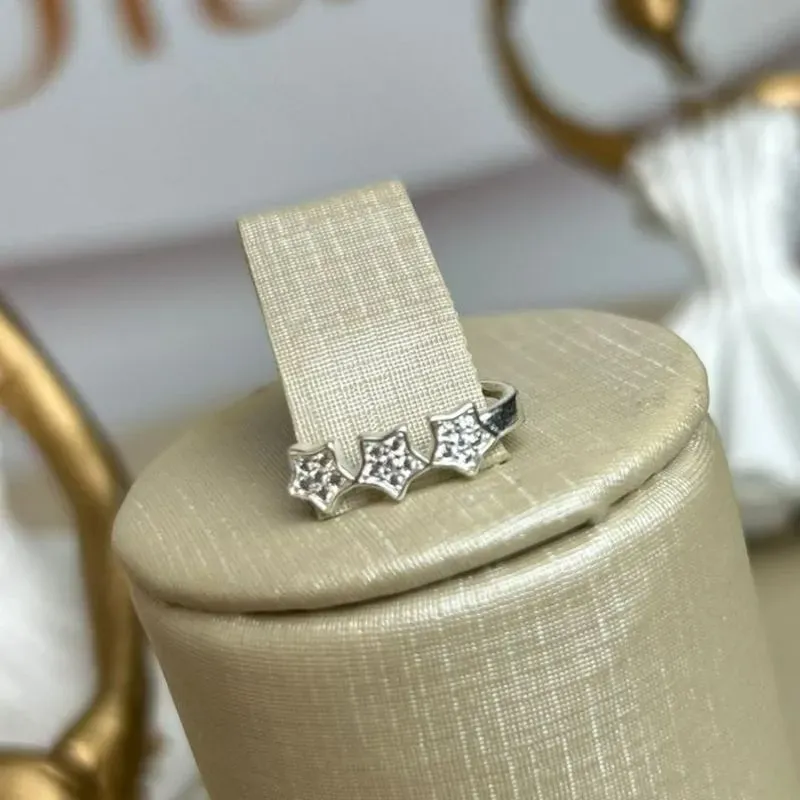 Piercing Fake Estrelinha Cravejada Banhado a Ouro