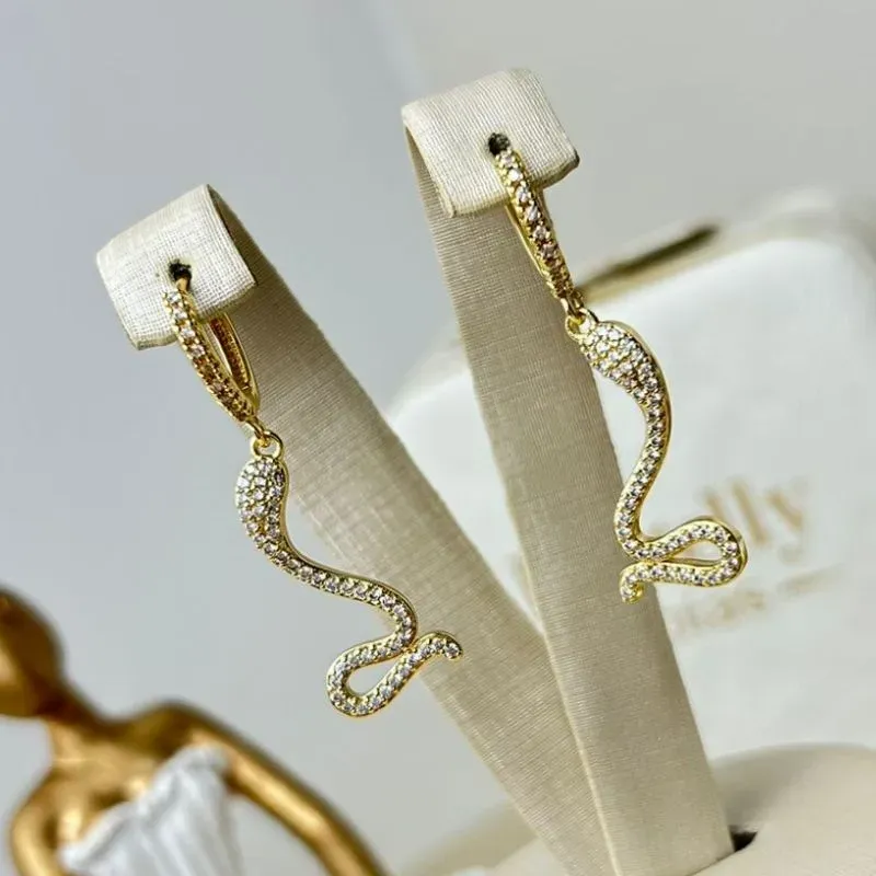 Argola Com Pingente Cobra Color Banhado a Ouro