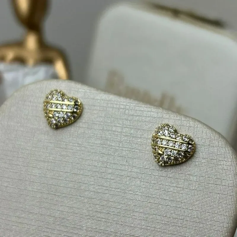 Brinco Coração Cravejado Banhado a Ouro