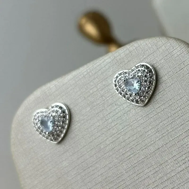 Brinco De Coração Cravejado Em Zircônia