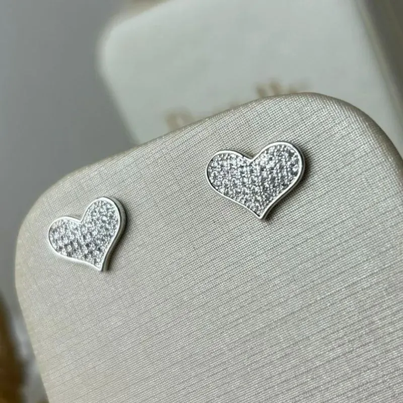 Brinco De Coração Cravejado Médio Banhado a Prata