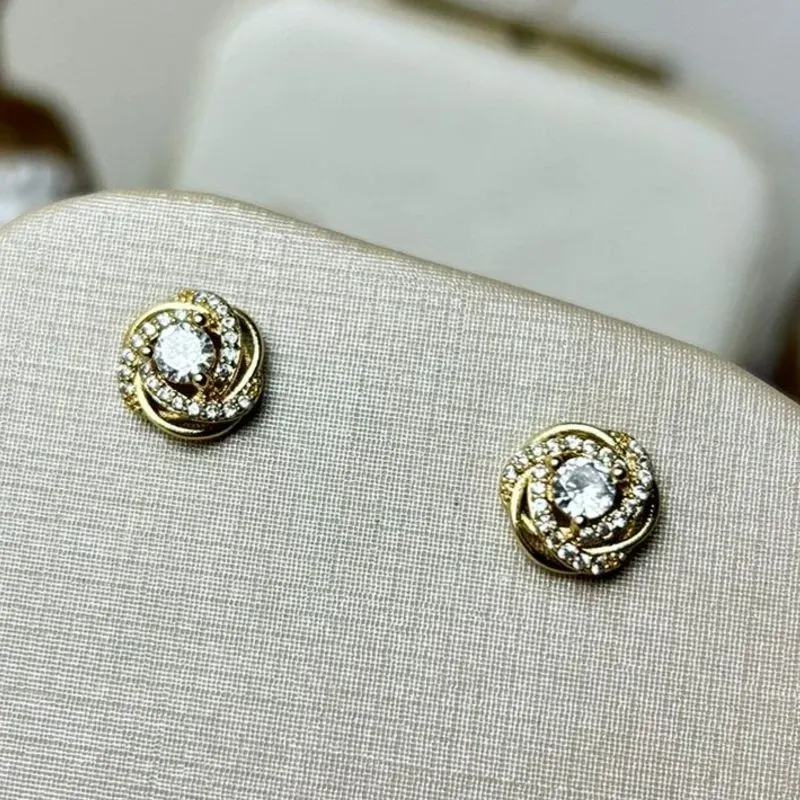 Brinco De Rosa Em Zircônia Banhado a Ouro