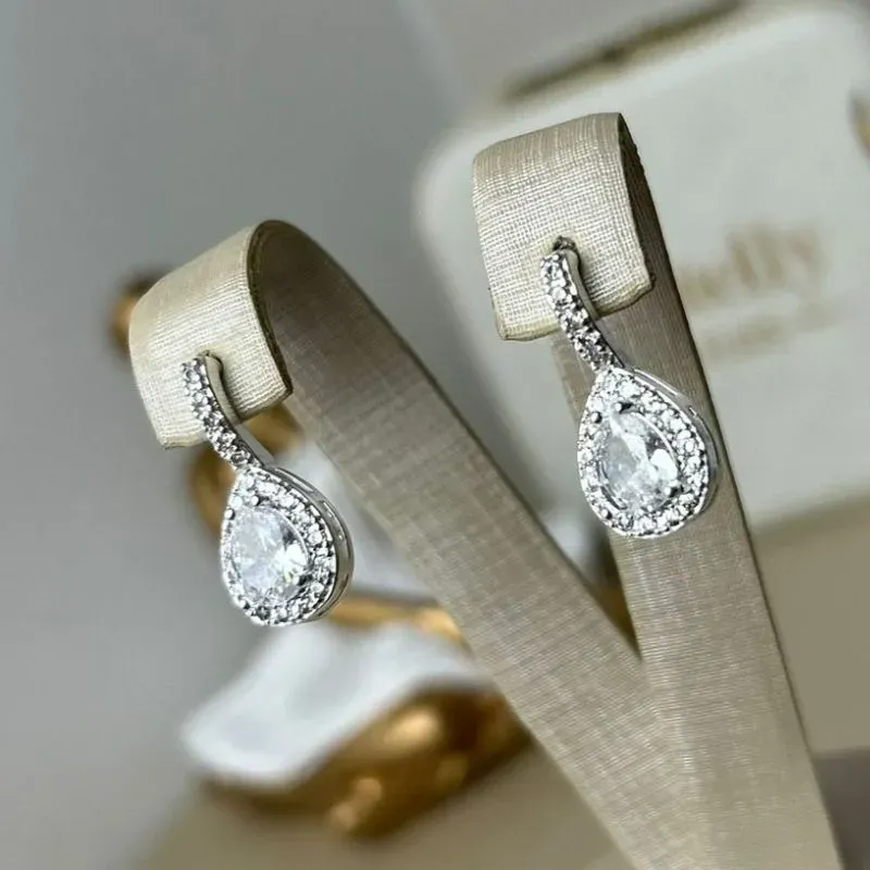 Brinco Gota Cravejada