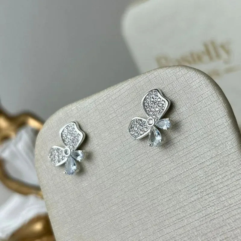 Brinco Laço Cravejado Banhado a Ouro