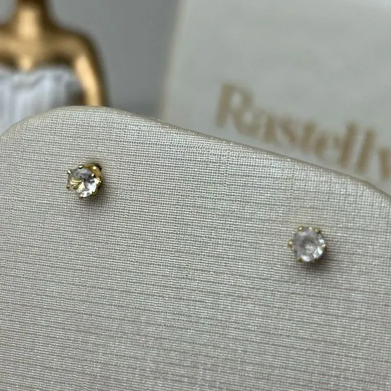 Brinco Ponto de Luz Banhado a Ouro