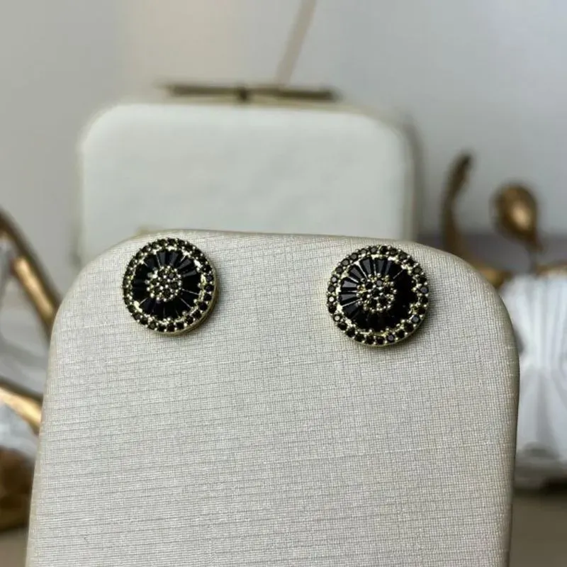 Brinco Redondo Pedra Preta