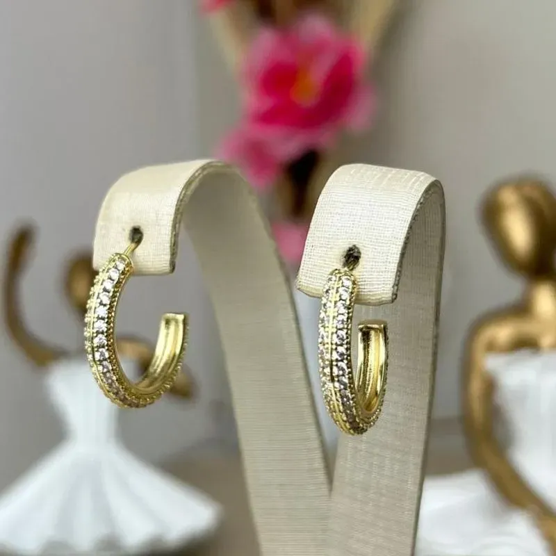 Brinco Grande Cravejado em Zirconia Banhado a Ouro