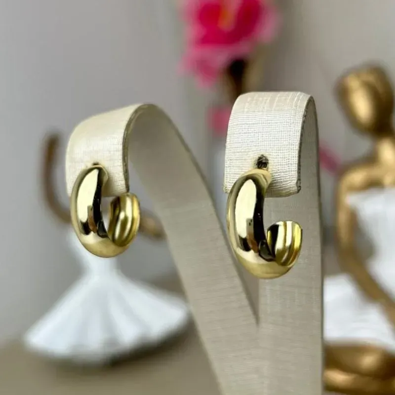 Brinco Meia Argola Lisa Banhado a Ouro