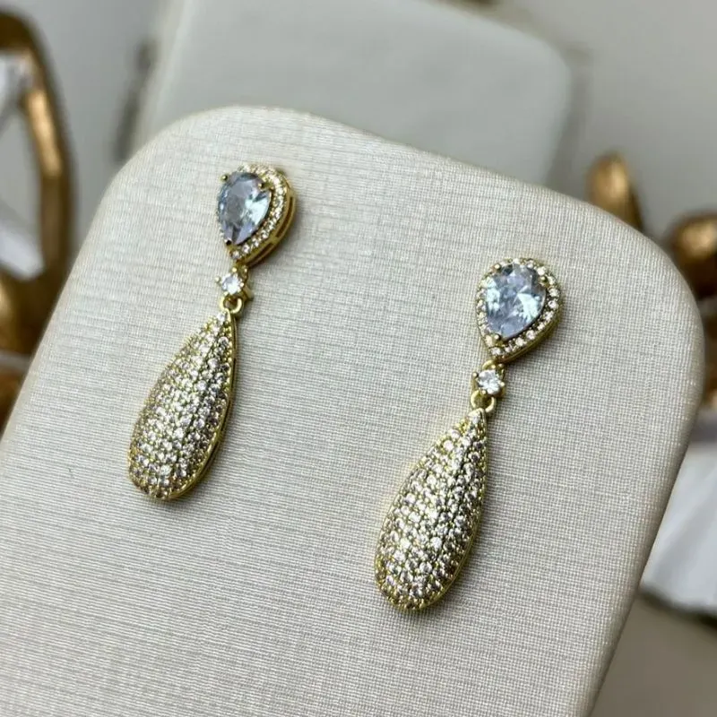 Brinco Cravejado Luxo Zirconia Cristal