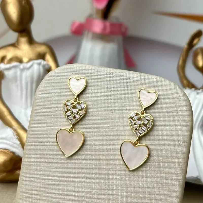 Brinco Nayla Banhado a Ouro