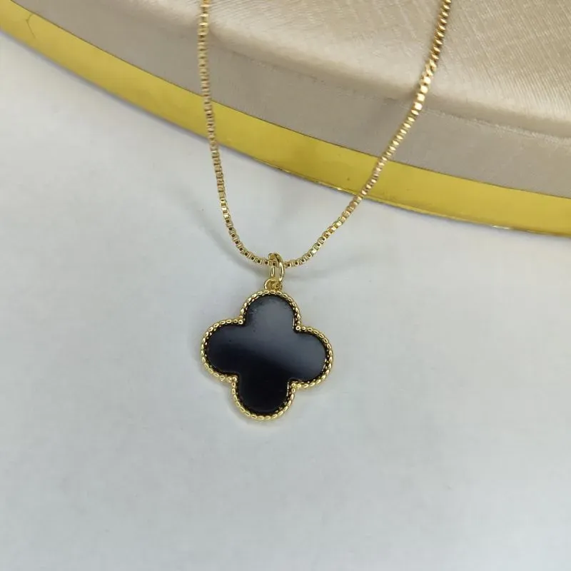 Colar Trevo Preto Banhado a Ouro