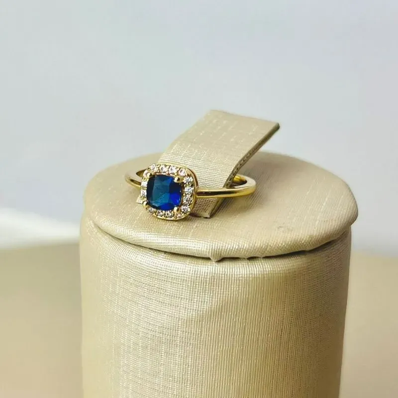 Anel Safira Azul Banhado a Ouro