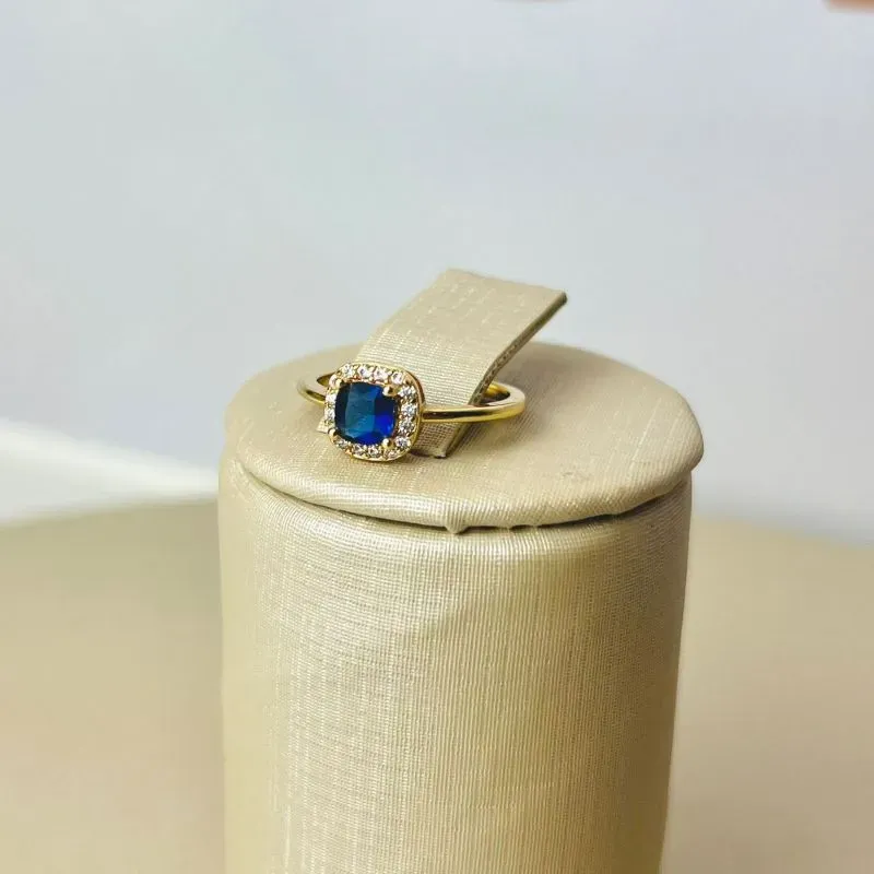 Anel Safira Azul Banhado a Ouro