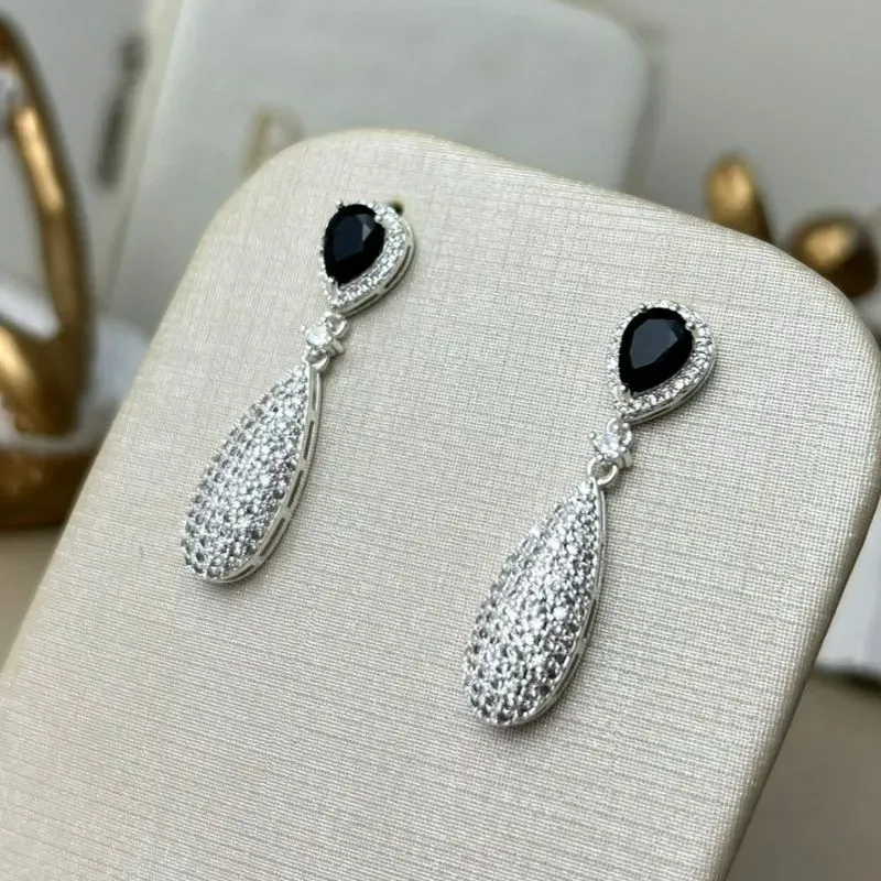 Brinco Cravejado Luxo Zirconia Preta