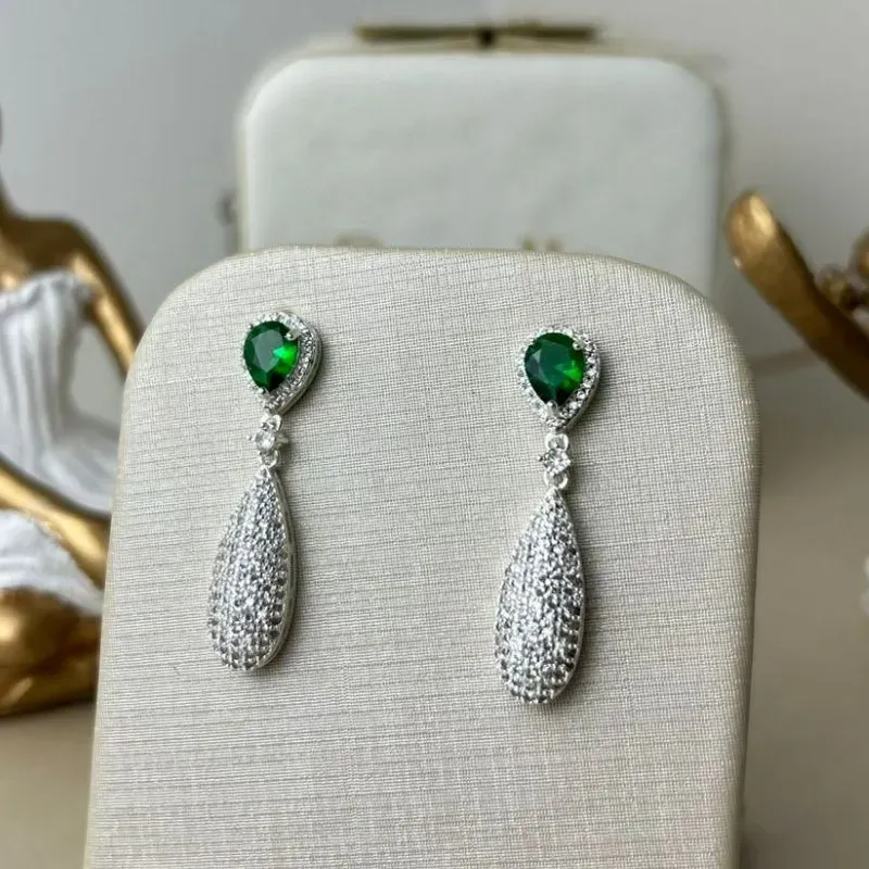 Brinco Cravejado Luxo Zirconia Verde