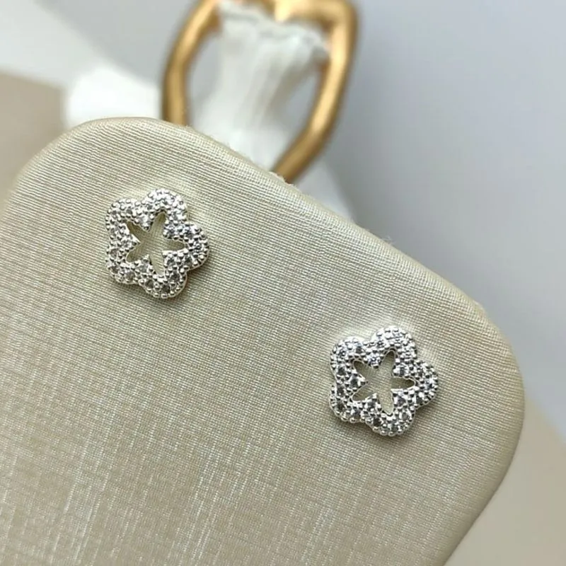 Brinco Estrela  com Zirconia